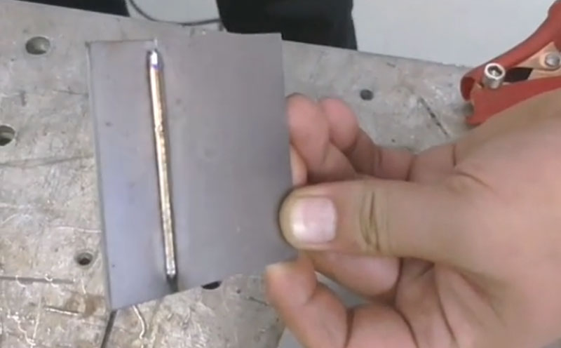 手持式激光焊接機 新手焊2毫米低碳鋼板拼焊 這操作絕了！